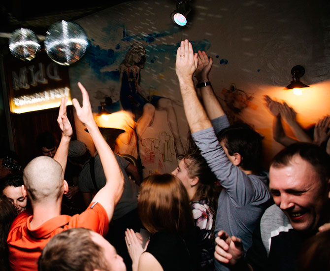 Концерты в баре на выходных, обзор пабов Краснодара Ресторанка, смотреть афишу