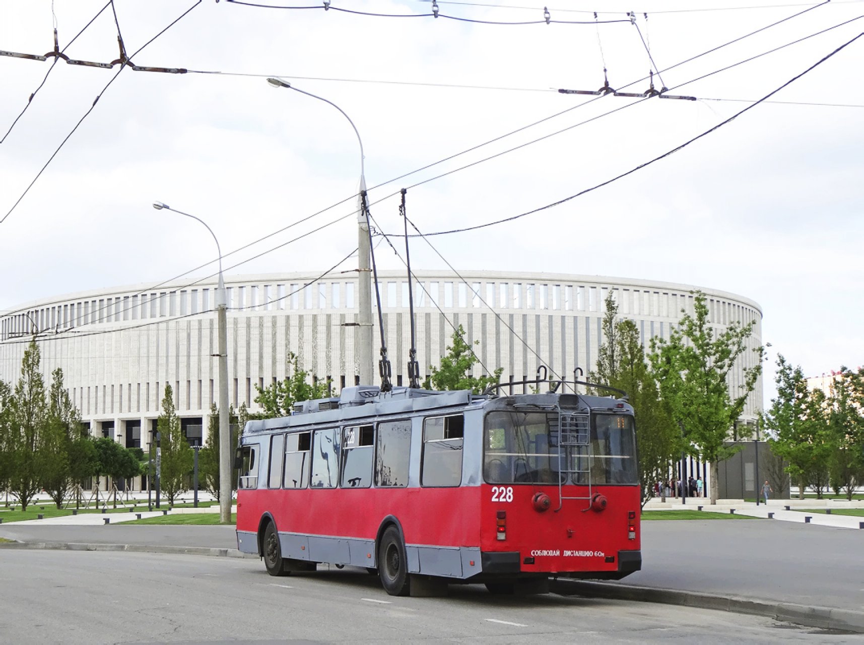 Ко Дню города в Краснодаре запустили праздничные трамваи и троллейбусы